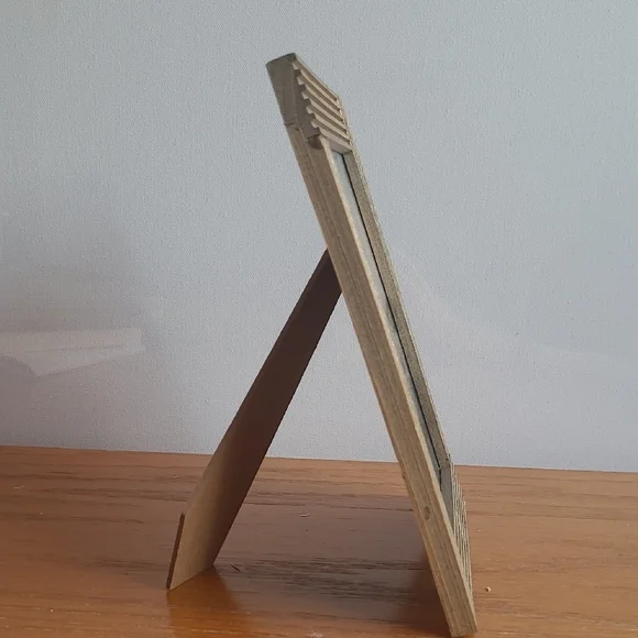 Elegant Brown Photo Frame - Picture 2 of 4